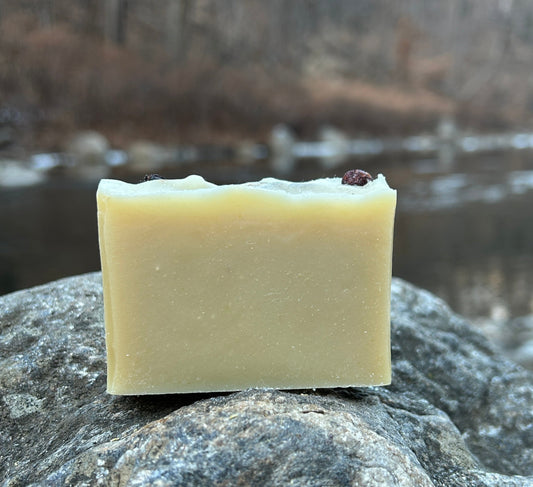 Handmade peppermint and sage soap bar enriched with seaweed and spirulina powders for a refreshing cleanse. Crafted with organic coconut oil, olive oil, shea butter, mango seed butter, and cocoa butter for deep nourishment. Infused with sage and hawthorn berries, and scented with sage and peppermint essential oils. Each bar weighs approximately 3 ounces and is wrapped in eco-friendly lokta paper.